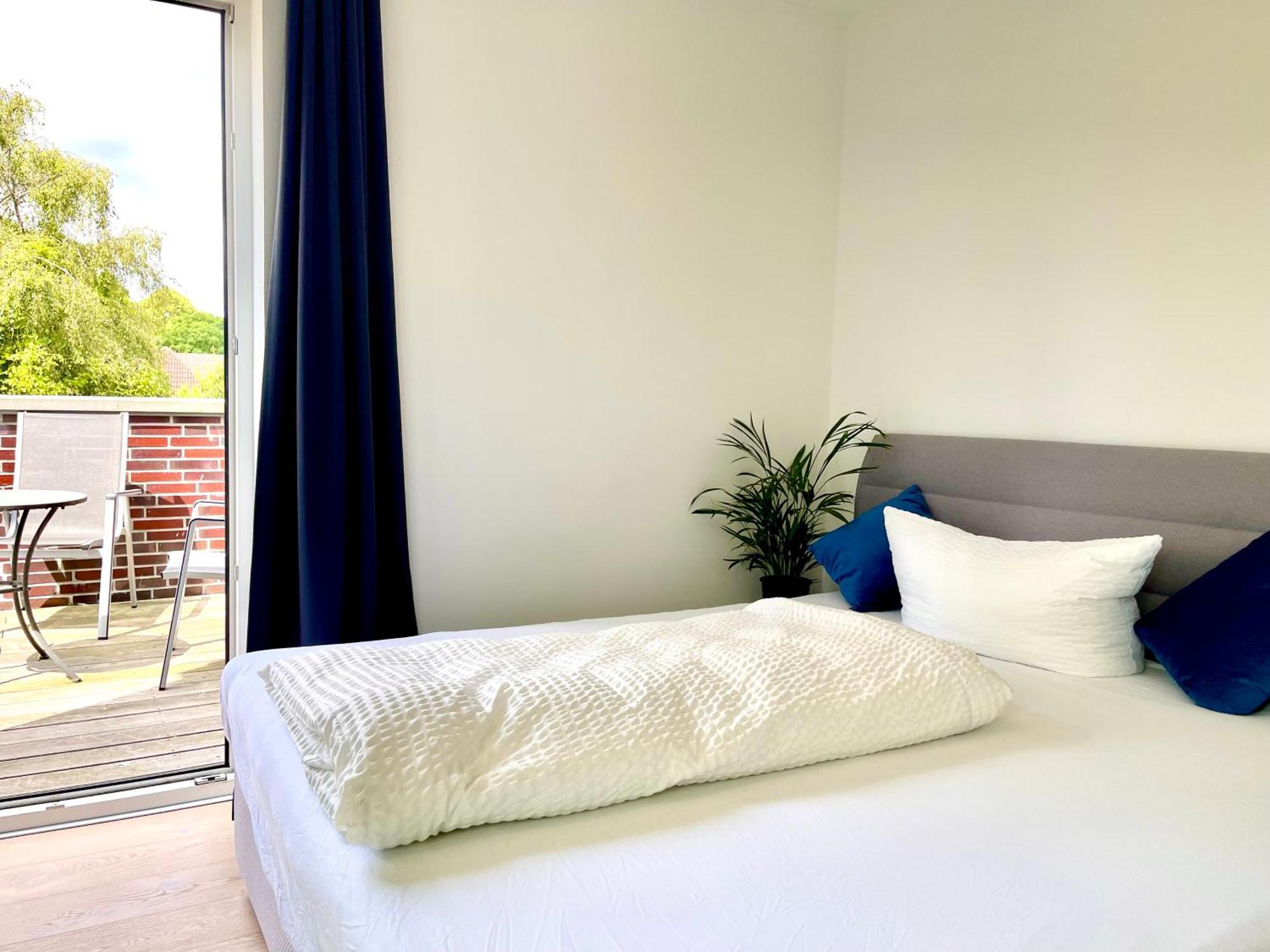 Ferienwohnung Zentrum Аурих Екстериор снимка